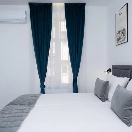 Azzurro Apartment *